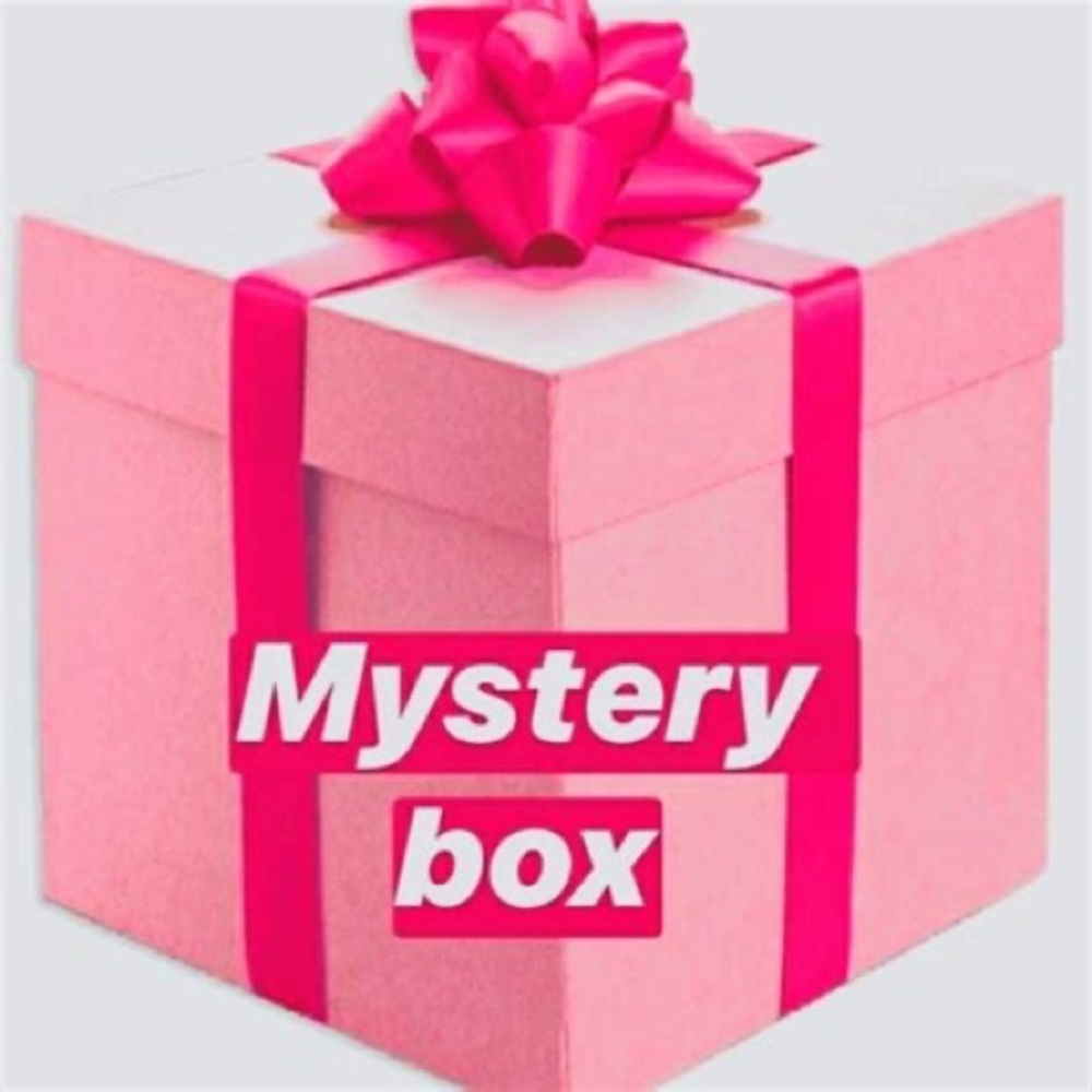 Women’s sm/Med crop tops & tanks mystery box • 7 items